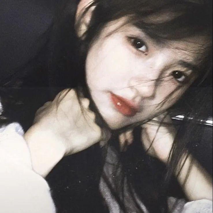 海底娇娃蓝华：处女任务封面